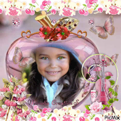 Petite  fille  souriante  dans  une  pomme  201 10 21 - GIF animé gratuit