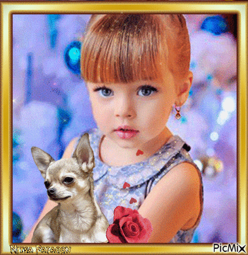 The little girl gives kisses.❤ - Free animated GIF