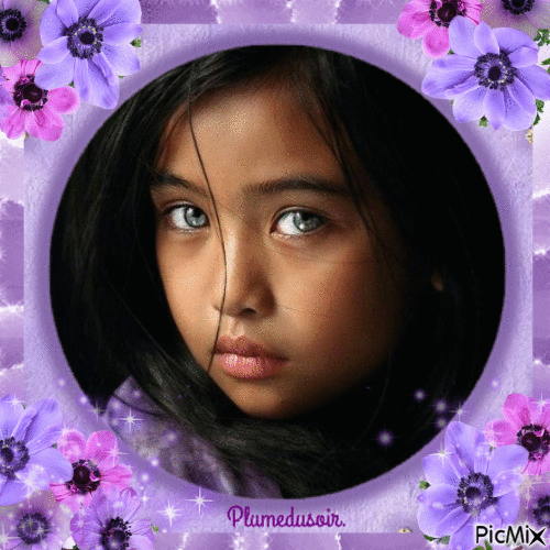 Portrait d'une petite fille lilas. - GIF animasi gratis