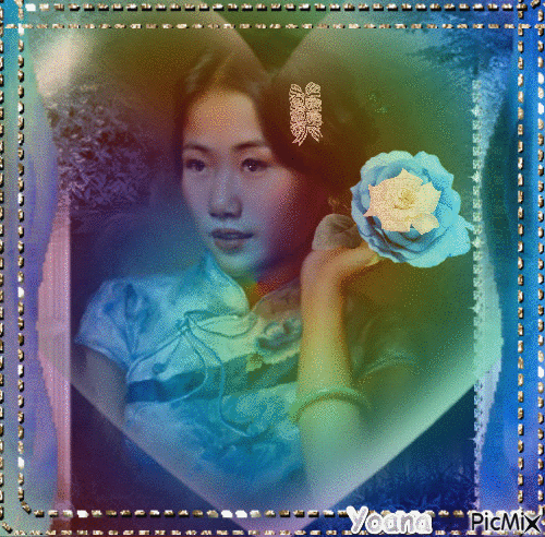 Mujer oriental con rosa - Gratis geanimeerde GIF