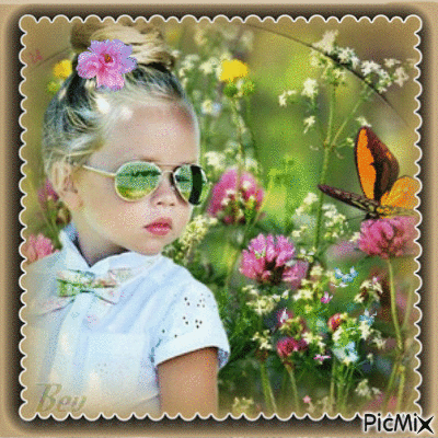 Little girl & butterfly - Free animated GIF