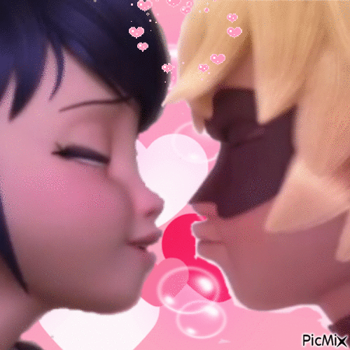 Marichat about to kiss - GIF animado gratis
