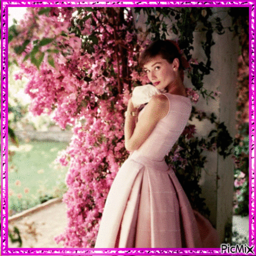 Audrey Hepburn et son jardin secret - Free animated GIF