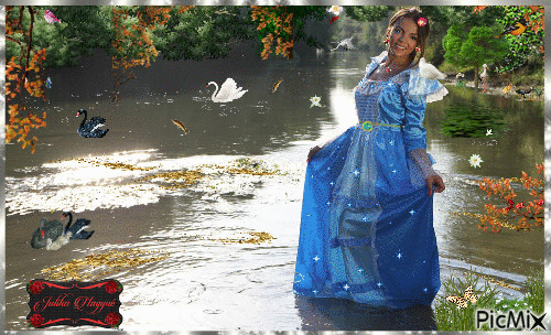 Girl in the lake! - GIF animado grátis
