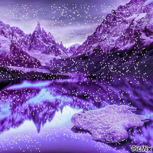 purple snow mountain - GIF animado gratis