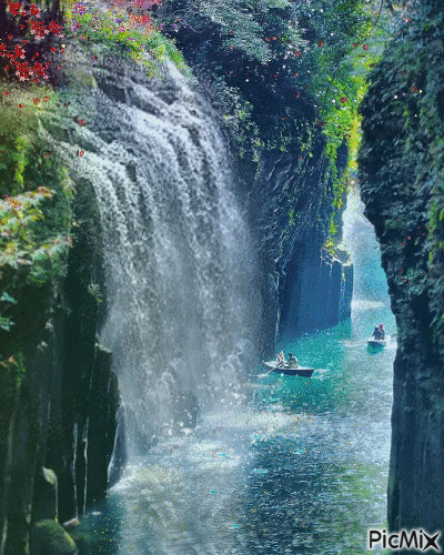 Beautiful waterfall - Darmowy animowany GIF