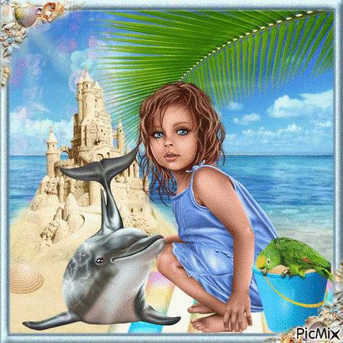 Child on the beach - Free animated GIF