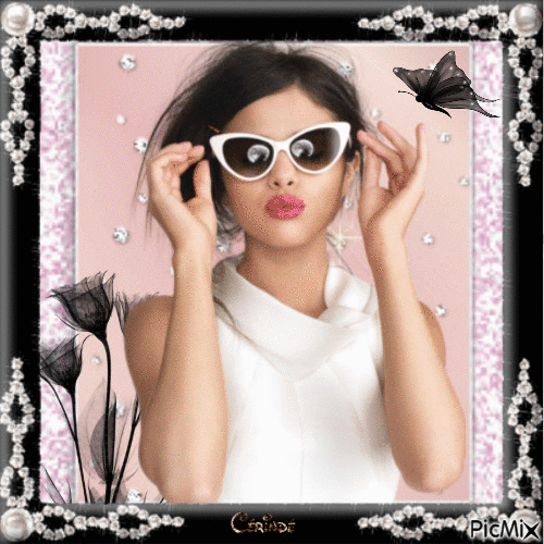 Belle femme avec lunettes et cheveux noirs - Free animated GIF