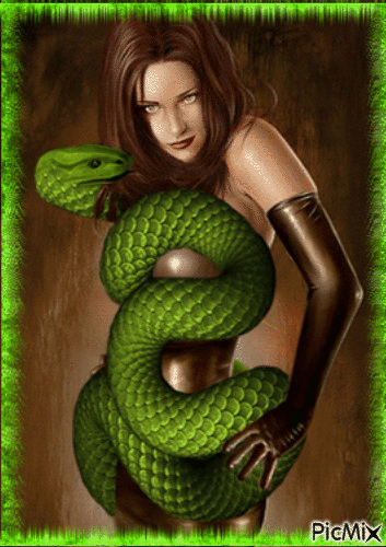 Woman and snake in green - Бесплатный анимированный гифка