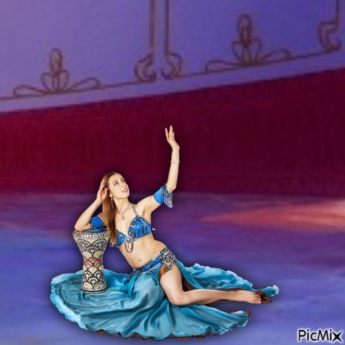 Belly dancer in palace - gratis png