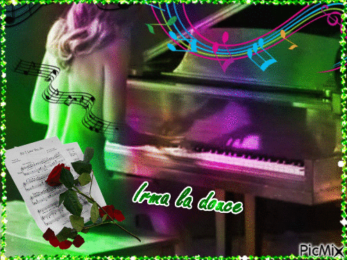Pianiste sexy - Free animated GIF