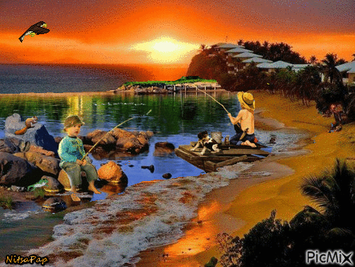 The small fishing... - GIF animado grátis