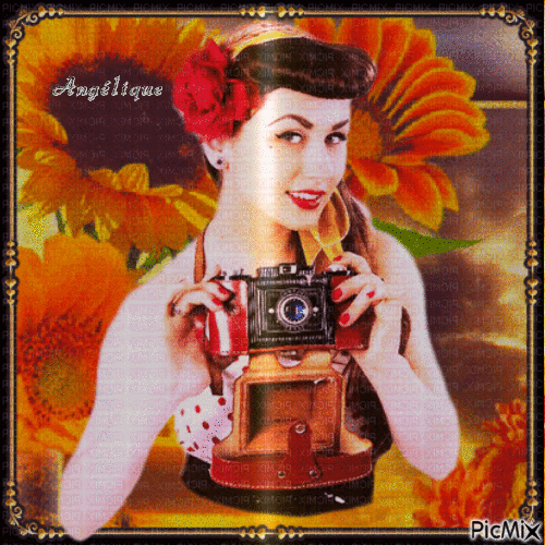 Femme avec un appareil photo - Tons rouges et jaunes - GIF animé gratuit