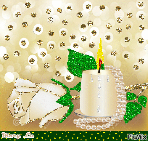 Candle and pearls - Ingyenes animált GIF