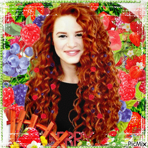 Portrait of red-haired woman with berries - GIF animado grátis