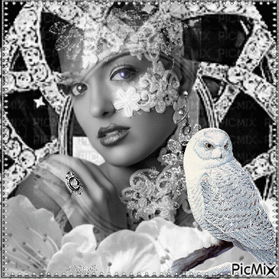 femme in black and white - Gratis geanimeerde GIF