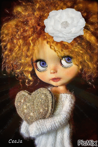Love My Heart Pillow Doll - GIF animé gratuit