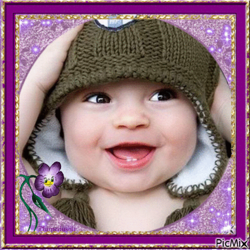 La joie et le sourire d'un enfant. - GIF animate gratis