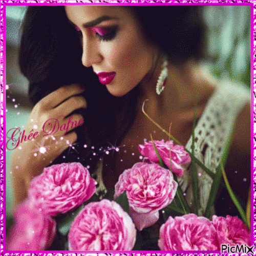 Femme avec des Roses roses - GIF animé gratuit