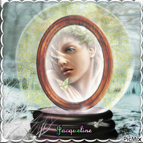 visage de femme dans un beau médaillon - Δωρεάν κινούμενο GIF