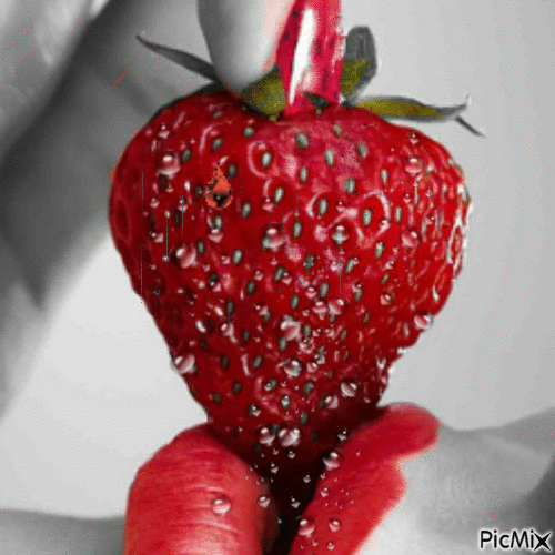 Strawberry - Free animated GIF