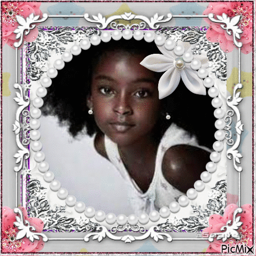 PORTRAIT OF A YOUNG GIRL - GIF animate gratis