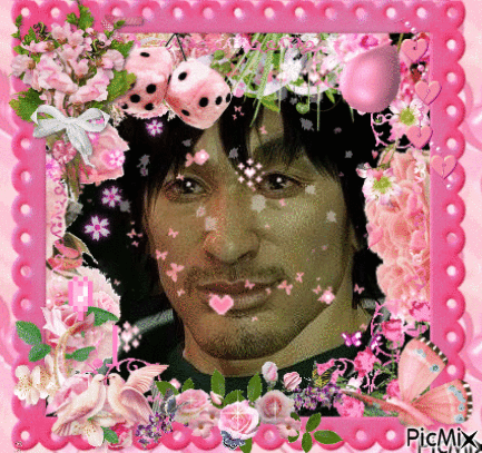 Tatsuo Shinada cute pink kisses <3 Yakuza 5 - GIF animé gratuit