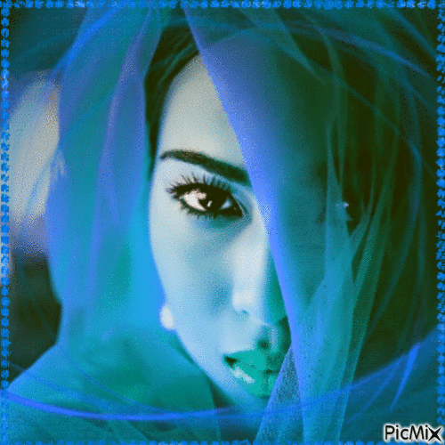 Femme voilée en bleu. - GIF animado gratis