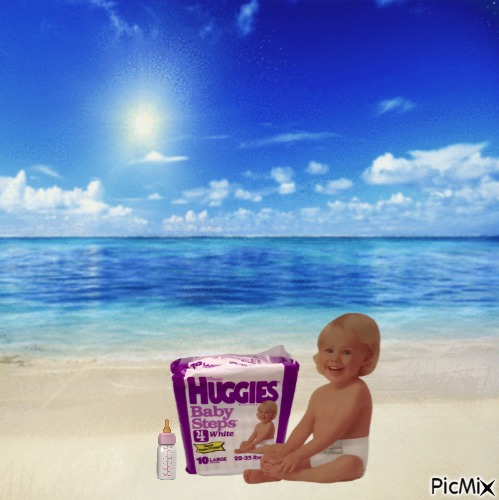 Baby at beach - Free PNG