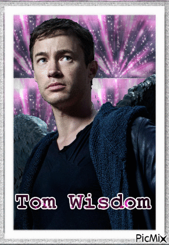 Tom Wisdom - Δωρεάν κινούμενο GIF