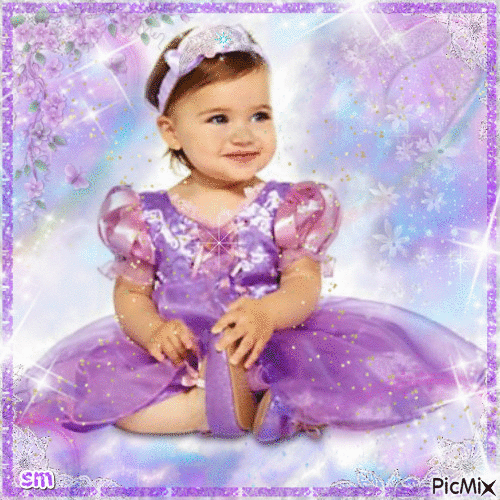 baby disfrazada de princesa - GIF animado grátis