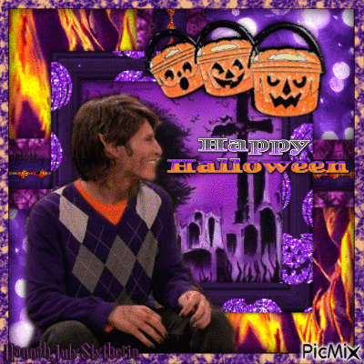 {-#-}Happy Halloween - Gregg Sulkin{-#-} - GIF animé gratuit