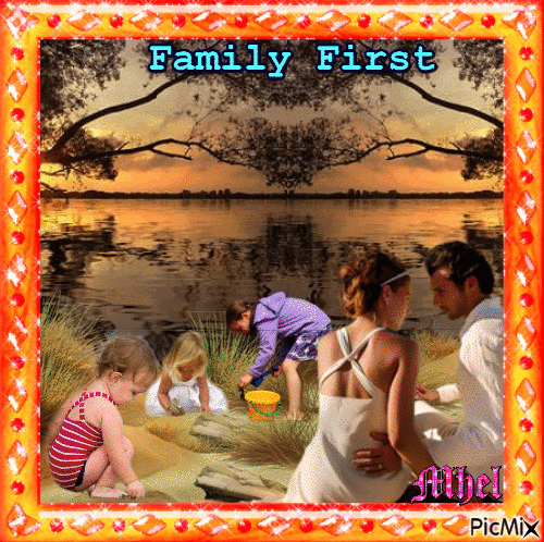 family first - GIF animé gratuit