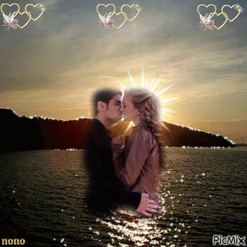 Deux amoureux sous le coucher de soleil - Gratis animerad GIF