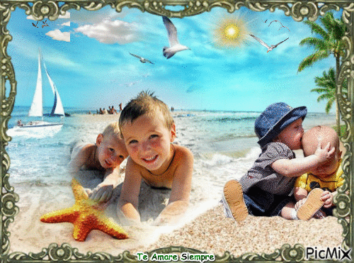 infante en la playa - GIF animado grátis