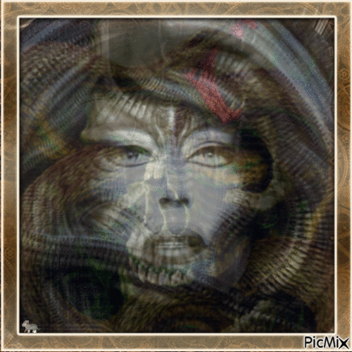 Snake woman inspired by H. R. Giger - GIF animé gratuit