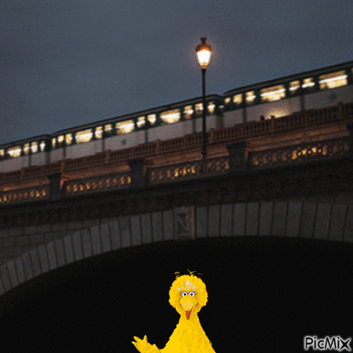 Big Bird and elevated subway - GIF animate gratis