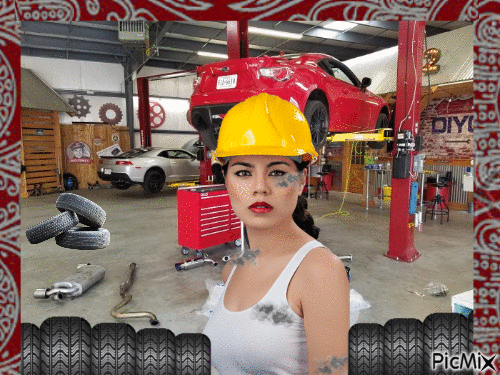 woman n garage - Free animated GIF