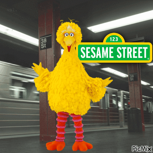 Big Bird at the subway station - GIF เคลื่อนไหวฟรี