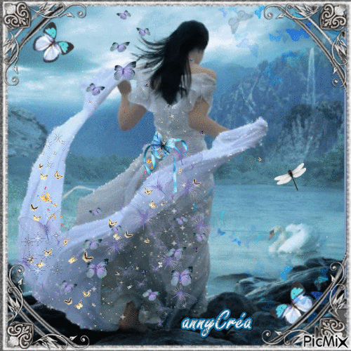 Butterfly dress - Free animated GIF