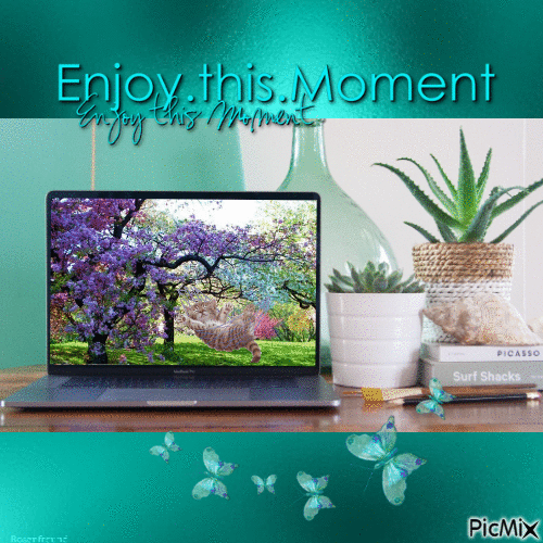 Enjoy this Moment - GIF animasi gratis