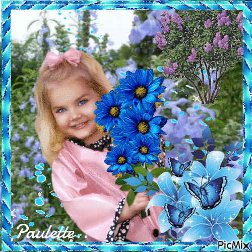 petite fille et fleurs bleues - GIF animé gratuit