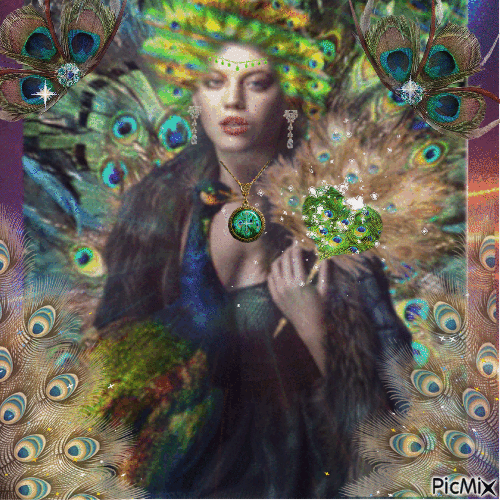 Woman portrait with a peacock - Бесплатный анимированный гифка
