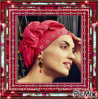 Portrait de femme dans un foulard rouge - GIF animado grátis