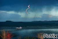 orage sur la mer - GIF animado grátis
