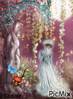 FEMME DANS UNE FORET - Free animated GIF