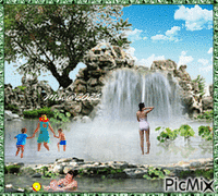 folk vid vattenfall - Nemokamas animacinis gif