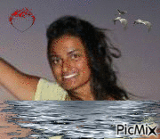 Tanya na oceanie - GIF animé gratuit