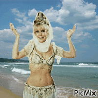 Jeannie at the beach анимирани ГИФ