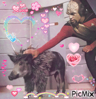 Worf and his pet Gif Animado
